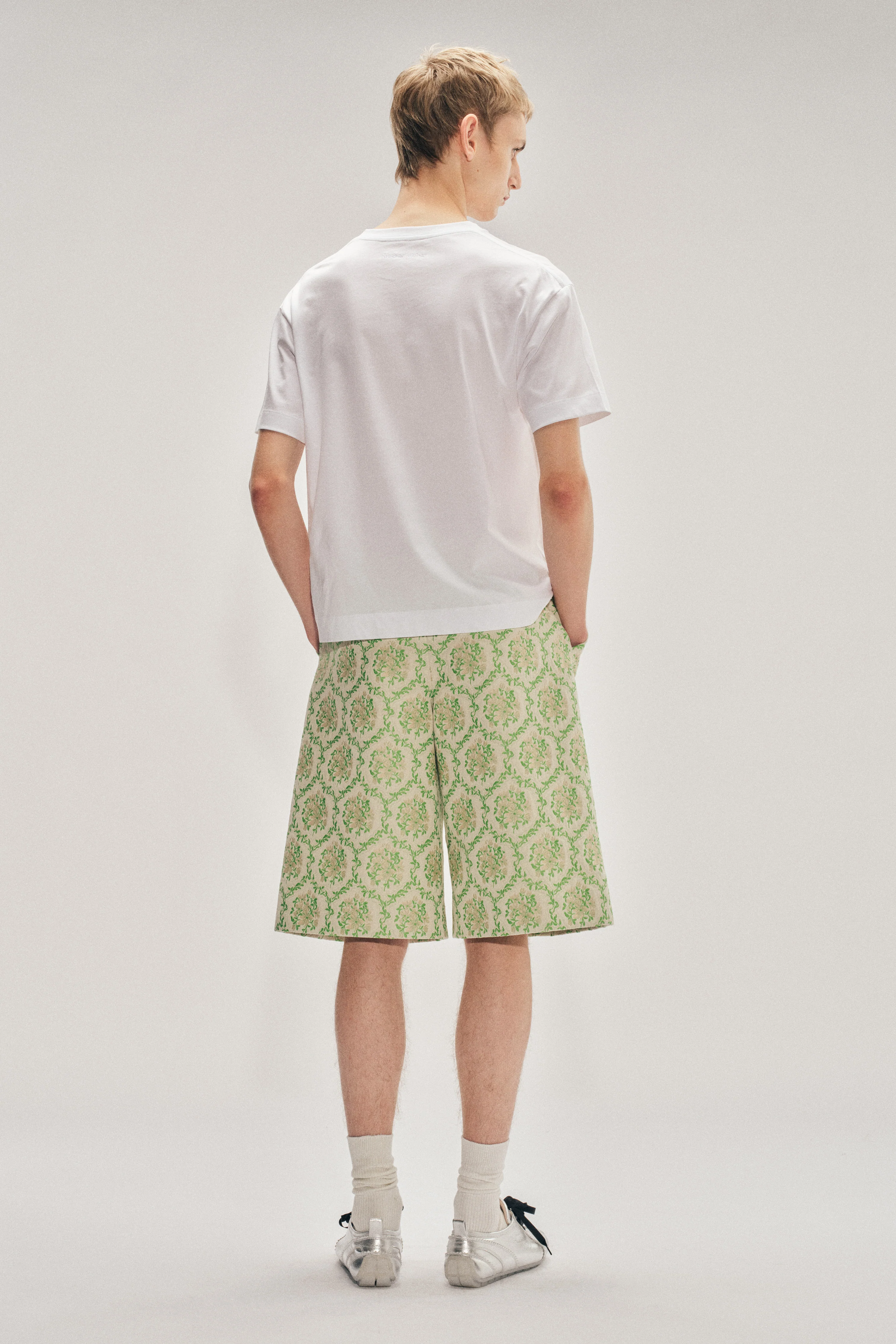 Fitted Pressed Rosette T-Shirt - Image 4