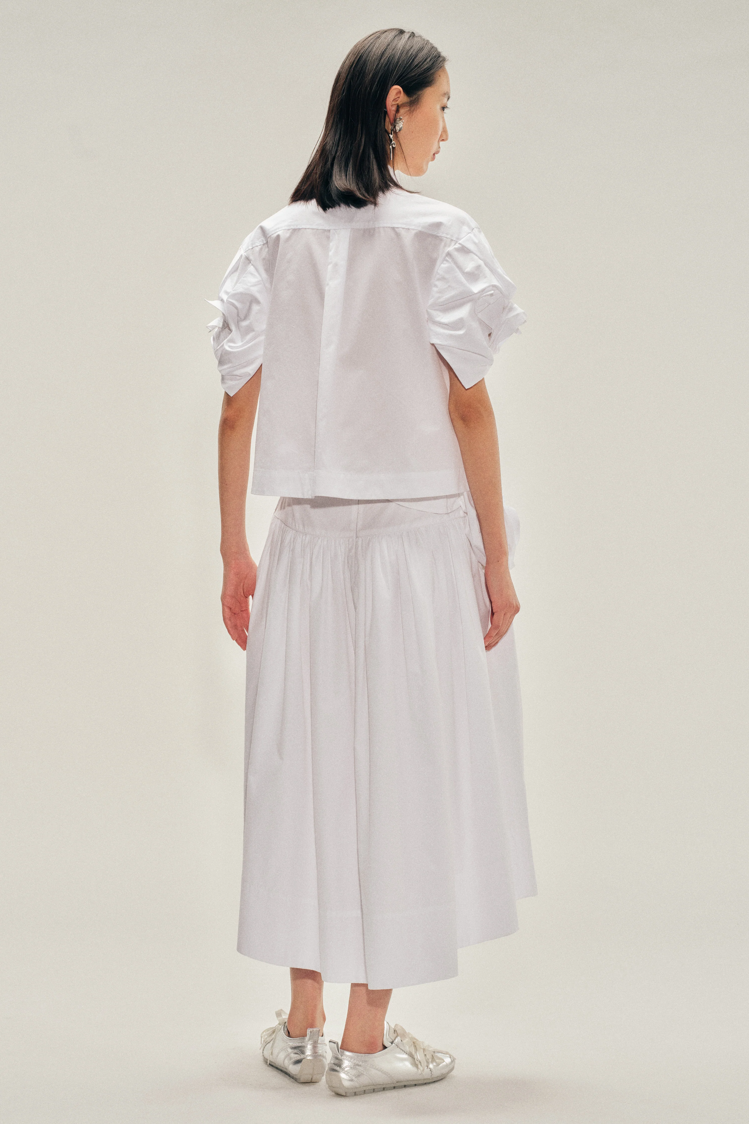 Cropped Rose Puff Sleeve Shirt - Image 4